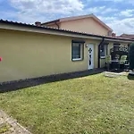 Ferienwohnung, Ruhige Lage, Standnah Ovs 114 ホームステイ Koserow