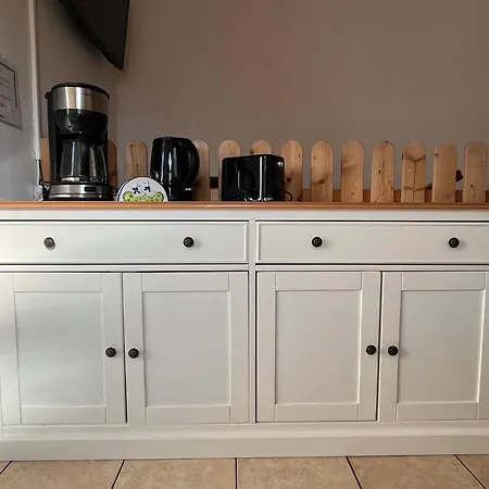 홈스테이 Ferienwohnung, Ruhige Lage, Standnah Ovs 114