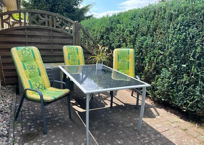 Ferienwohnung, Ruhige Lage, Standnah Ovs 114 *